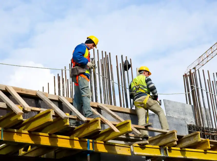 Why Hiring a Professional Scaffolding Company in UAE Matters